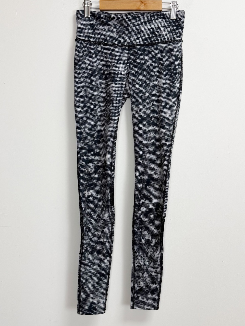 Under Armour Leggings Womens XS Black White Pattern Heat Gear Compression Mesh